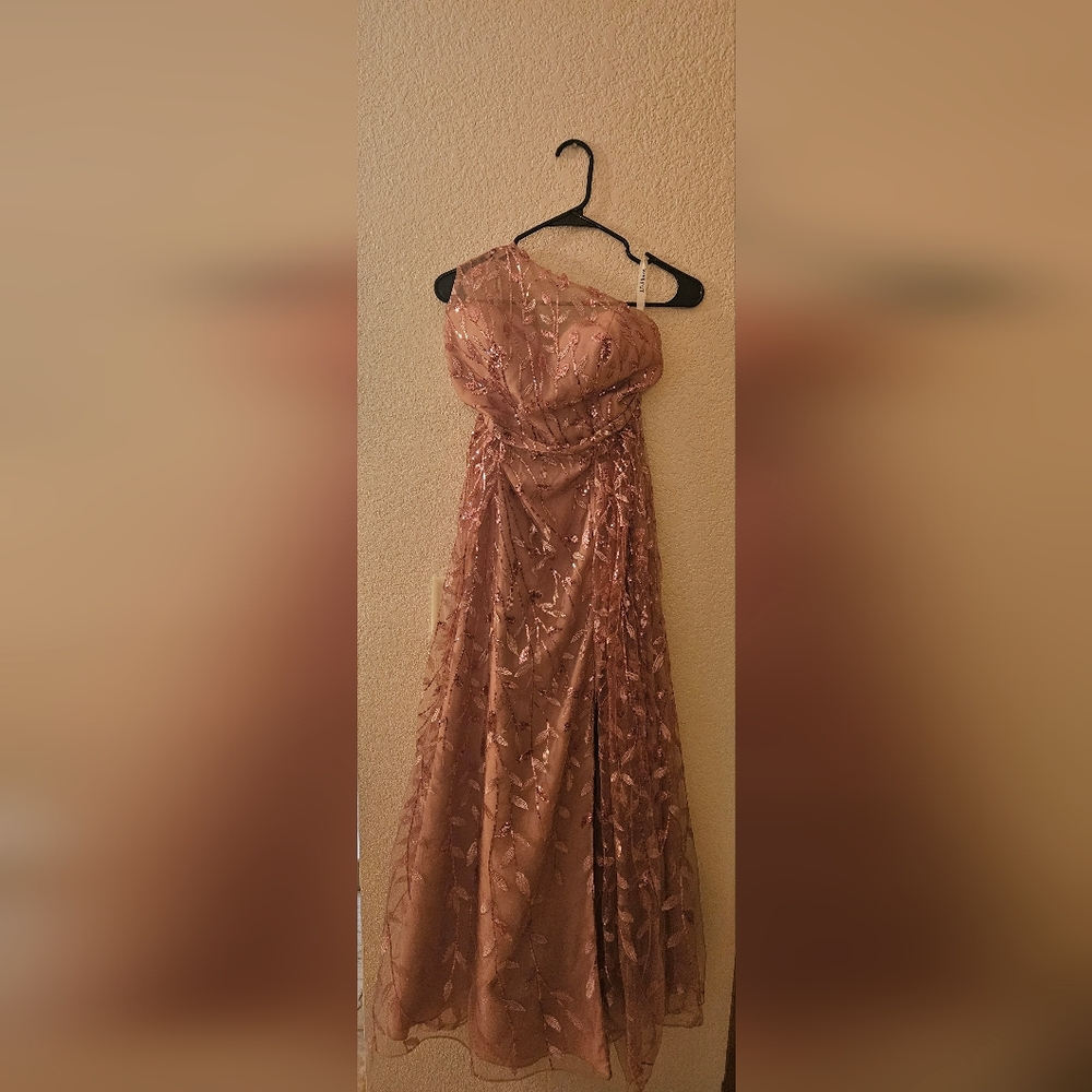 Dress - Picture 2 of 2